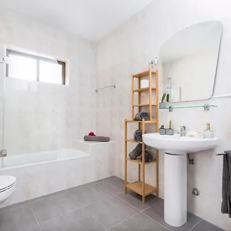 Home2book Casa Hinode * Villaverde